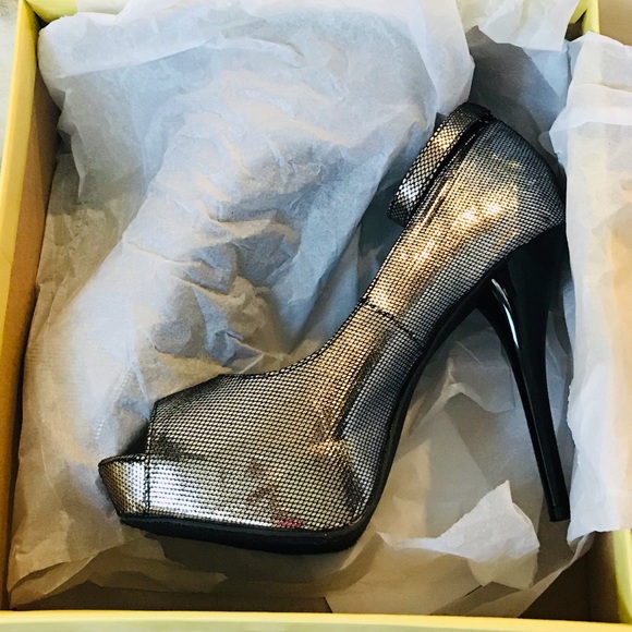 diba New Kailas in Shimmering Silver - Picture 12 of 14